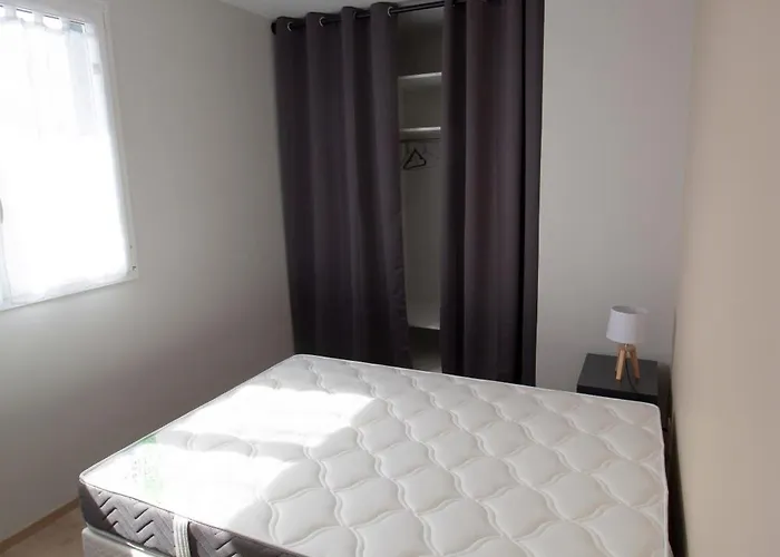 Apartment Superbe 2 Pieces - Secteur Gare De Troyes Et Centre-ville Avec Stationnement *